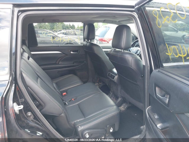 Toyota Highlander Xle 2018 5TDJZRFH0JS542404 Image 8
