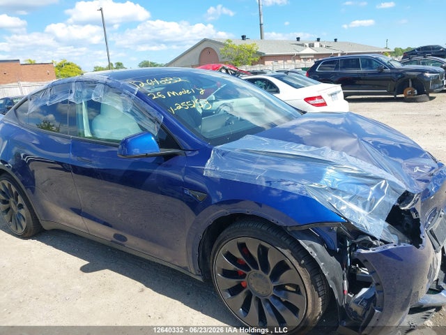 Tesla Model Y 2025 7SAYGDEF0SF235153 Image 16