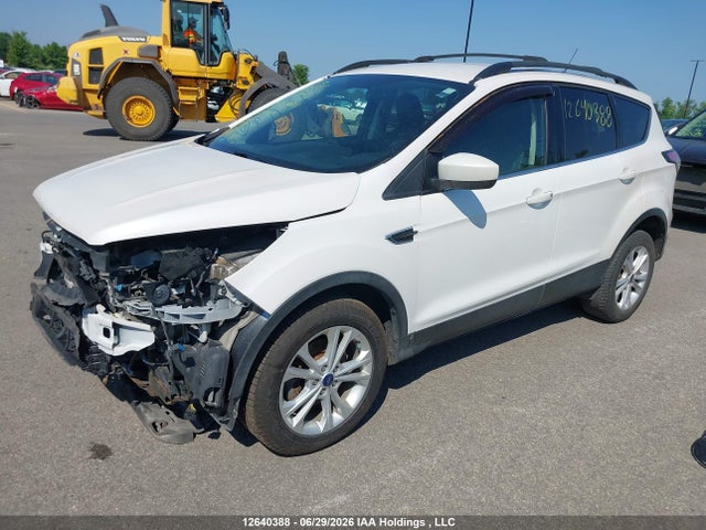 12640388 :رقم المزاد ، 1FMCU0HD3JUB90424 vin ، 2018 Ford Escape Sel مزاد بيع