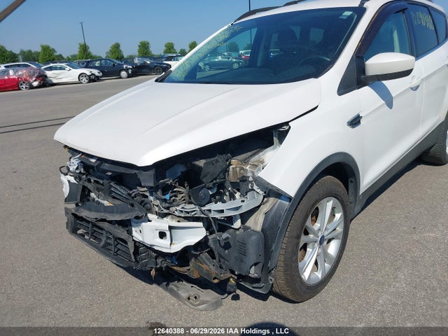 12640388 :رقم المزاد ، 1FMCU0HD3JUB90424 vin ، 2018 Ford Escape Sel مزاد بيع