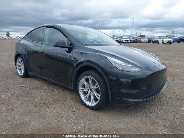 12640406 :رقم المزاد ، 5YJYGDEE4MF182027 vin ، 2021 Tesla Model Y Long Range مزاد بيع