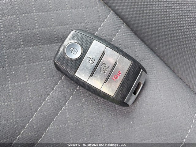 12640417 :رقم المزاد ، 5XYPGDA11HG270871 vin ، 2017 Kia Sorento 2.0l Lx Turbo مزاد بيع