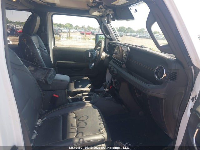 1C4PJXEN2RW116965 Jeep Wrangler 4-door Sahara