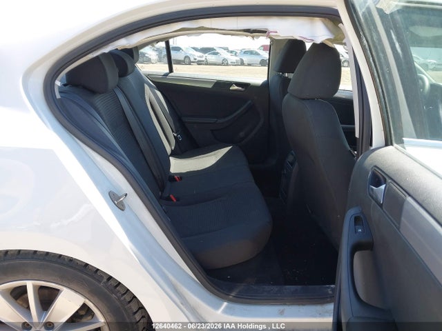 Продажа на аукционе авто 2015 Volkswagen Jetta 2.0l Trendline/2.0l Trendline+, vin: 3VW2K7AJ2FM354625, номер лота: 12640462