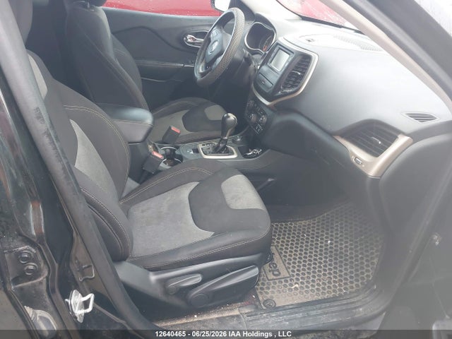 1C4PJMAS7GW313055 Jeep Cherokee Sport