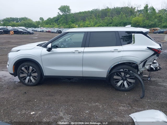 2025 Mitsubishi Outlander Le S-awc/se S-awc/sel S-awc მანქანა იყიდება აუქციონზე, vin: JA4J4VA82SZ613997, აუქციონის ნომერი: 12640483