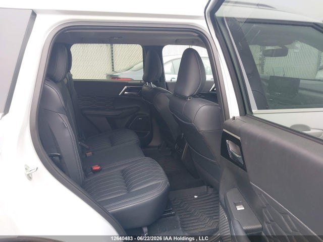 2025 Mitsubishi Outlander Le S-awc/se S-awc/sel S-awc მანქანა იყიდება აუქციონზე, vin: JA4J4VA82SZ613997, აუქციონის ნომერი: 12640483