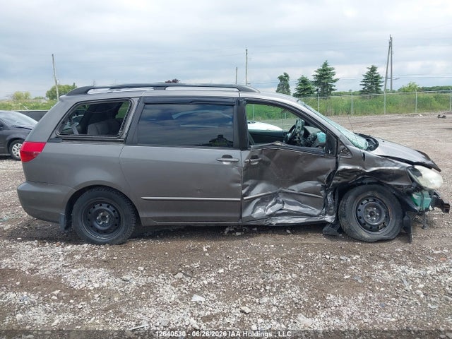 Продажа на аукционе авто 2004 Toyota Sienna Ce/le, vin: 5TDZA23C34S037472, номер лота: 12640530