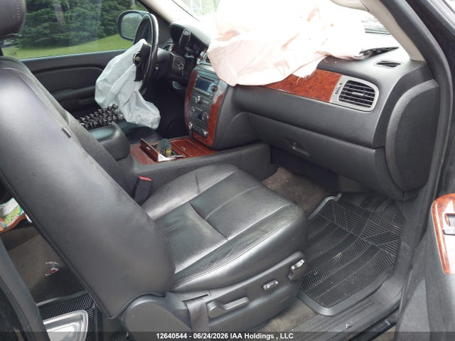 12640544 :رقم المزاد ، 1GNSKJE78CR227801 vin ، 2012 Chevrolet Suburban K1500 Lt مزاد بيع