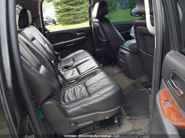 12640544 :رقم المزاد ، 1GNSKJE78CR227801 vin ، 2012 Chevrolet Suburban K1500 Lt مزاد بيع