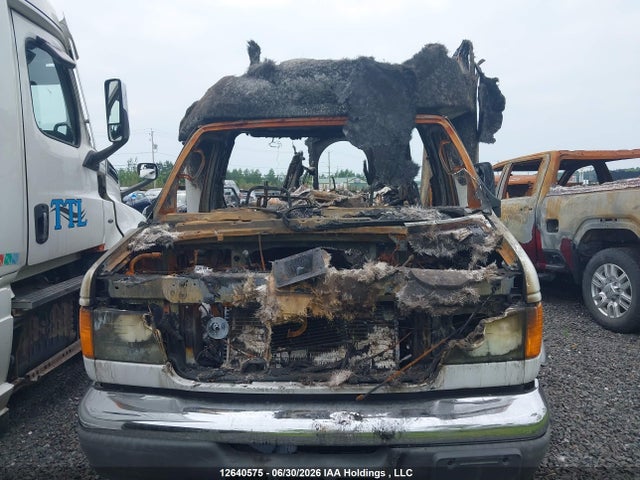 12640575 :رقم المزاد ، 1FDXE45SX4HB23518 vin ، 2005 Ford Econoline E450 Super Duty Cutwy Van مزاد بيع
