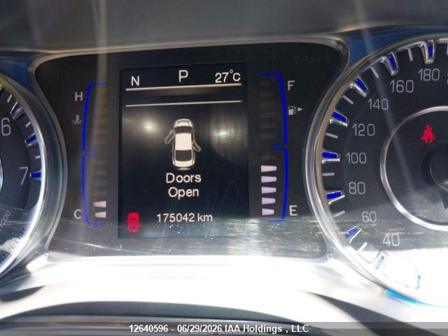 Chrysler 200 Limited 2015 1C3CCCAB7FN728713 Image 8