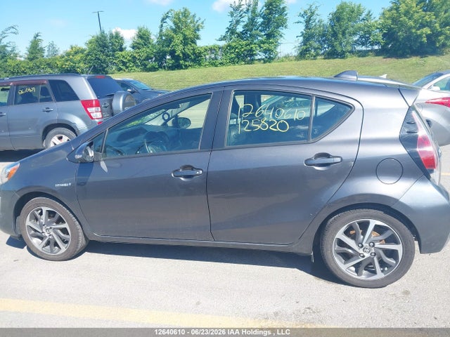 12640610 :رقم المزاد ، JTDKDTB30G1125820 vin ، 2016 Toyota Prius C Technology مزاد بيع