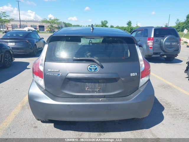 12640610 :رقم المزاد ، JTDKDTB30G1125820 vin ، 2016 Toyota Prius C Technology مزاد بيع