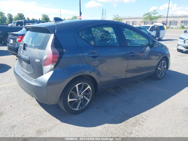 12640610 :رقم المزاد ، JTDKDTB30G1125820 vin ، 2016 Toyota Prius C Technology مزاد بيع