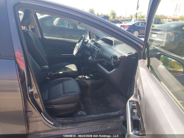 12640610 :رقم المزاد ، JTDKDTB30G1125820 vin ، 2016 Toyota Prius C Technology مزاد بيع