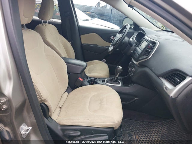 Продаж на аукціоні авто 2016 Jeep Cherokee Latitude, vin: 1C4PJLCB5GW346787, номер лоту: 12640648