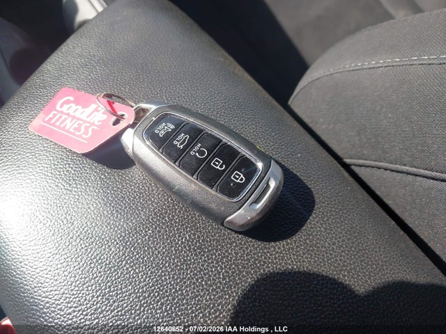 KMHLM4AG7NU215889 Hyundai Elantra Preferred Ivt