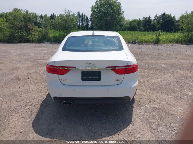 SAJBK4BN8HCY51297 Jaguar Xf Prestige