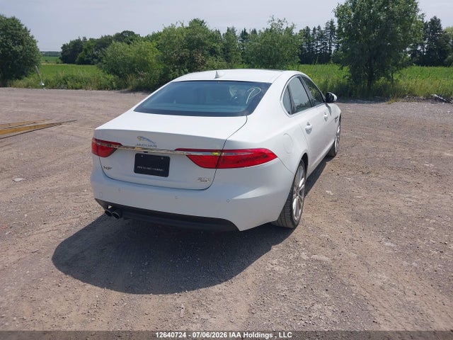 SAJBK4BN8HCY51297 Jaguar Xf Prestige