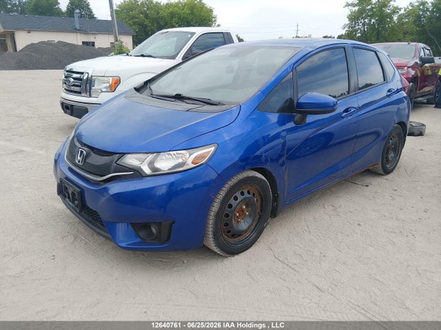 Honda Fit 2015 3HGGK5H87FM104914 Image 2