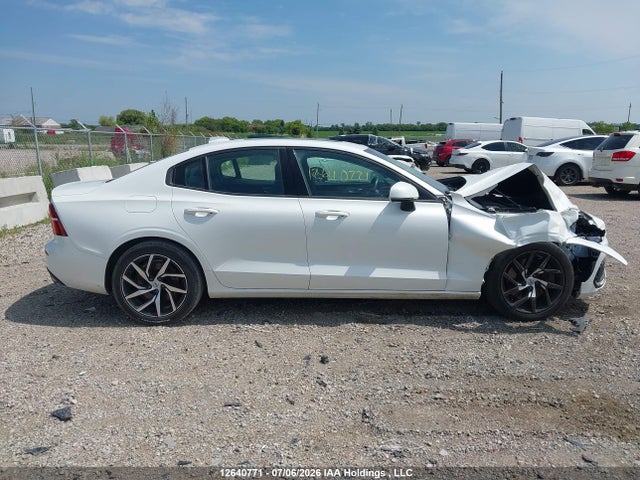 7JRA22TK0LG065242 Volvo S60 T6 Momentum