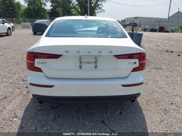7JRA22TK0LG065242 Volvo S60 T6 Momentum