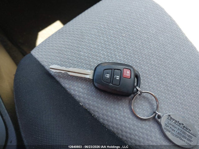 12640803 :رقم المزاد ، JTDKTUD30CD524158 vin ، 2012 Toyota Yaris مزاد بيع