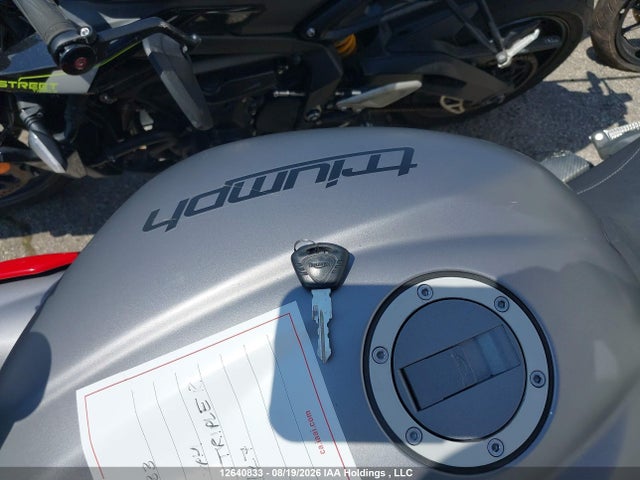 2014 Triumph Motorcycle Street Triple R მანქანა იყიდება აუქციონზე, vin: SMTL03NE2ET610427, აუქციონის ნომერი: 12640833