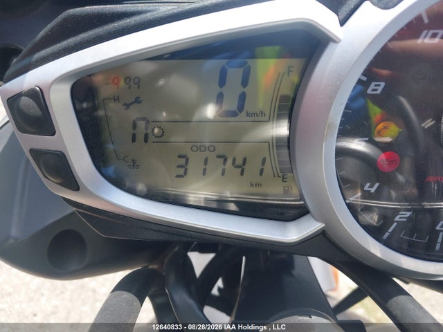 SMTL03NE2ET610427 Triumph Motorcycle Street Triple R