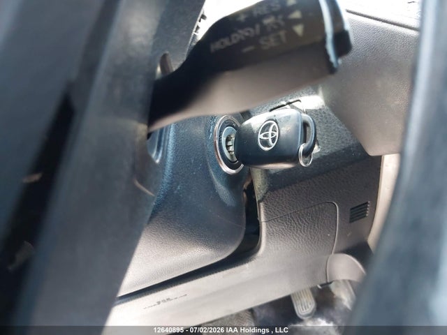 Toyota RAV4 LE 2018 2T3ZFREV8JW406992 Image 11