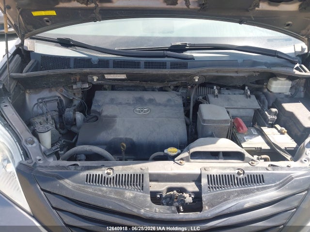 Toyota Sienna 2014 5TDZK3DC5ES409588 Image 10