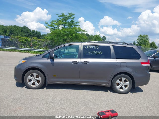 Toyota Sienna 2014 5TDZK3DC5ES409588 Image 14