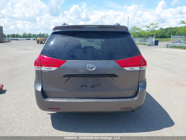 Toyota Sienna 2014 5TDZK3DC5ES409588 Image 16