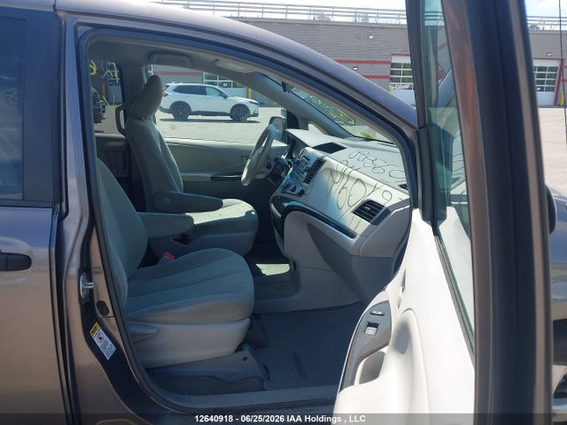 Toyota Sienna 2014 5TDZK3DC5ES409588 Image 5