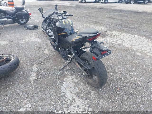 Kawasaki EX400 2020 JKAEXKG10LDA67168 Image 3