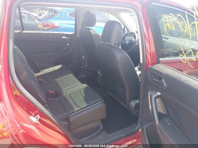 Продажа на аукционе авто 2021 Volkswagen Tiguan Highline, vin: 3VV4B7AX3MM129256, номер лота: 12641095