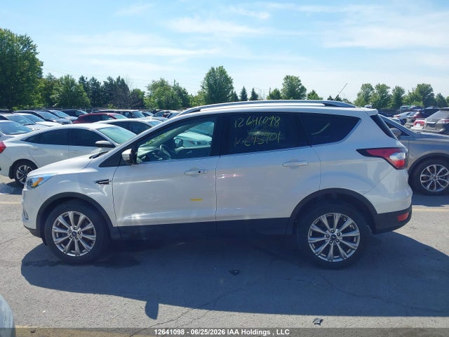12641098 :رقم المزاد ، 1FMCU9J97JUC95901 vin ، 2018 Ford Escape Titanium مزاد بيع