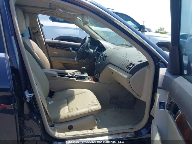 12641106 :رقم المزاد ، WDDGF8BB7BA507040 vin ، 2011 Mercedes-benz C 300 4matic مزاد بيع