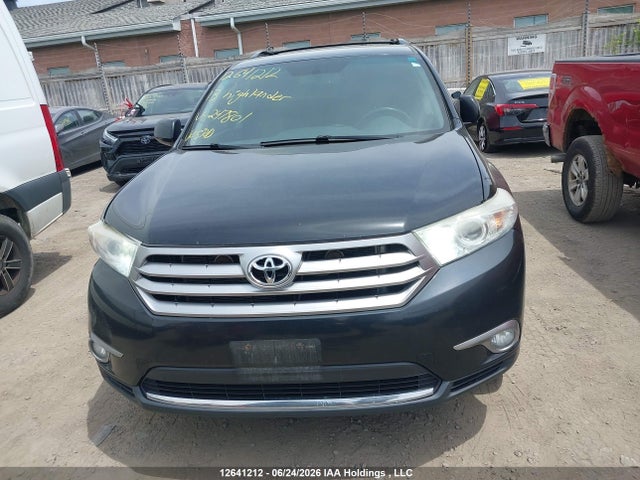 2013 Toyota Highlander მანქანა იყიდება აუქციონზე, vin: 5TDBK3EH9DS247801, აუქციონის ნომერი: 12641212