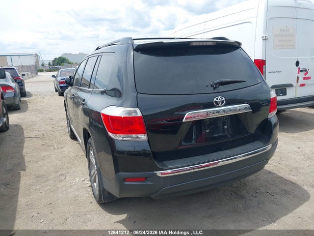 2013 Toyota Highlander მანქანა იყიდება აუქციონზე, vin: 5TDBK3EH9DS247801, აუქციონის ნომერი: 12641212