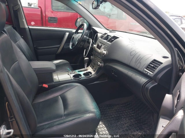2013 Toyota Highlander მანქანა იყიდება აუქციონზე, vin: 5TDBK3EH9DS247801, აუქციონის ნომერი: 12641212