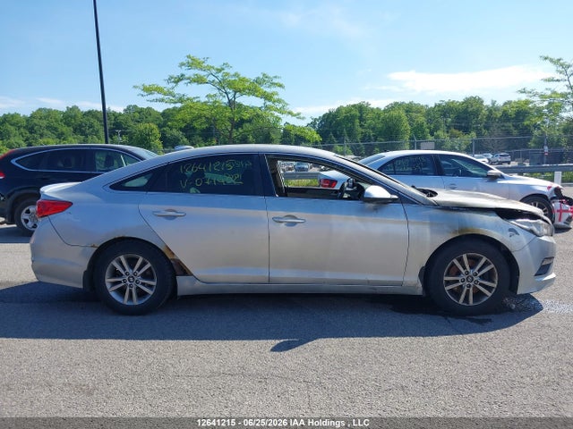 Hyundai SONATA GL 2015 5NPE24AF2FH071402 Image 14