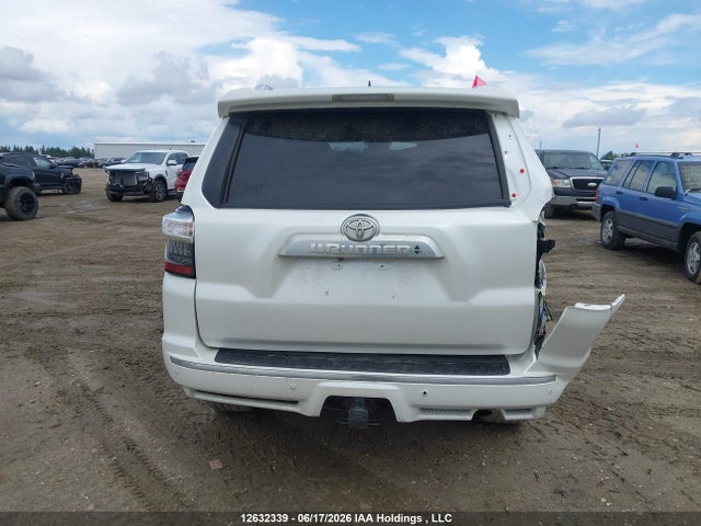 Toyota 4RUNNER SR5 2016 JTEBU5JR6G5394328 Image 17