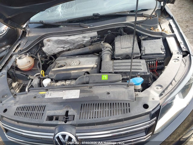 2015 Volkswagen Tiguan Comfortline/trendline მანქანა იყიდება აუქციონზე, vin: WVGHV7AX9FW522684, აუქციონის ნომერი: 12641262