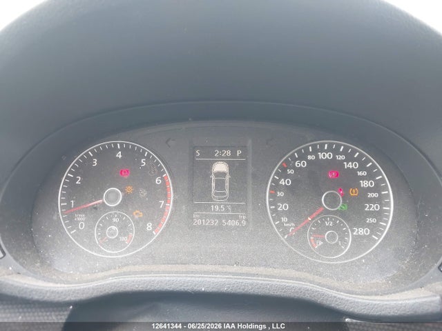 2012 Volkswagen Passat მანქანა იყიდება აუქციონზე, vin: 1VWBH7A36CC030901, აუქციონის ნომერი: 12641344