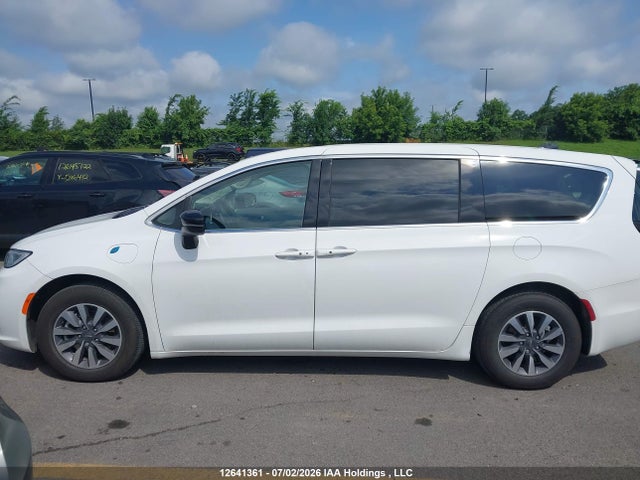 2C4RC1S76RR193899 Chrysler Pacifica Plug-in Hybrid Select