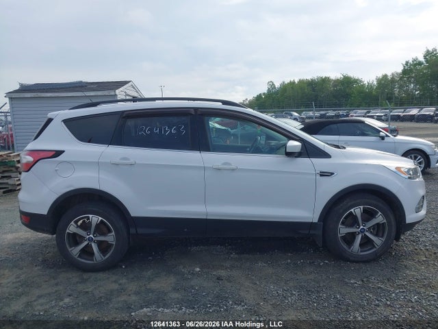 2017 Ford Escape Se მანქანა იყიდება აუქციონზე, vin: 1FMCU9G93HUD69753, აუქციონის ნომერი: 12641363