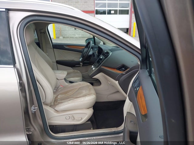 5LMCJ2D90JUL29802 Lincoln MKC SELECT