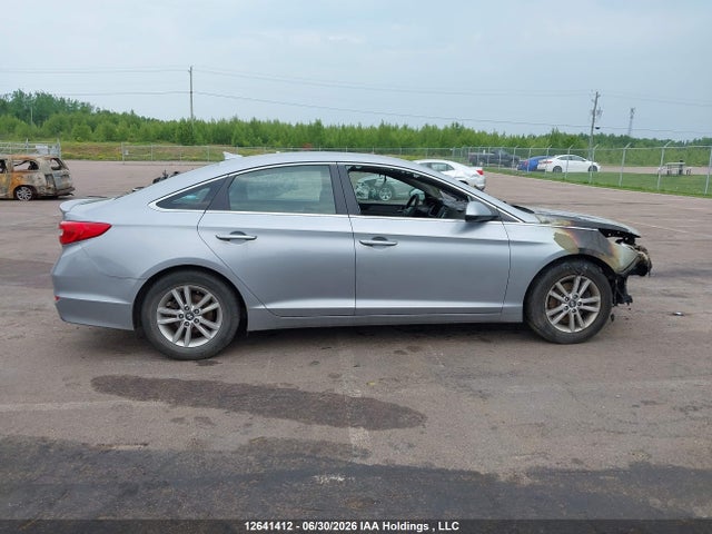 Hyundai SONATA SE 2015 5NPE24AF4FH205889 Image 12
